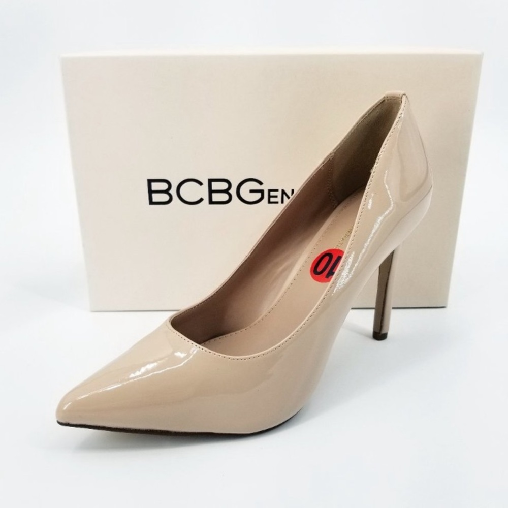 BCBG Generation Heidi Smooth Patent Pump in Shell Size 10